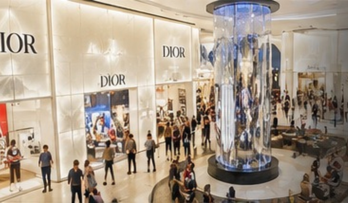 Scottsdale Fashion Square shopping area